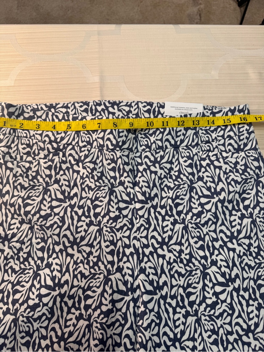 Patterned Cropped Pants in Navy and White - Picture 3 of 9
